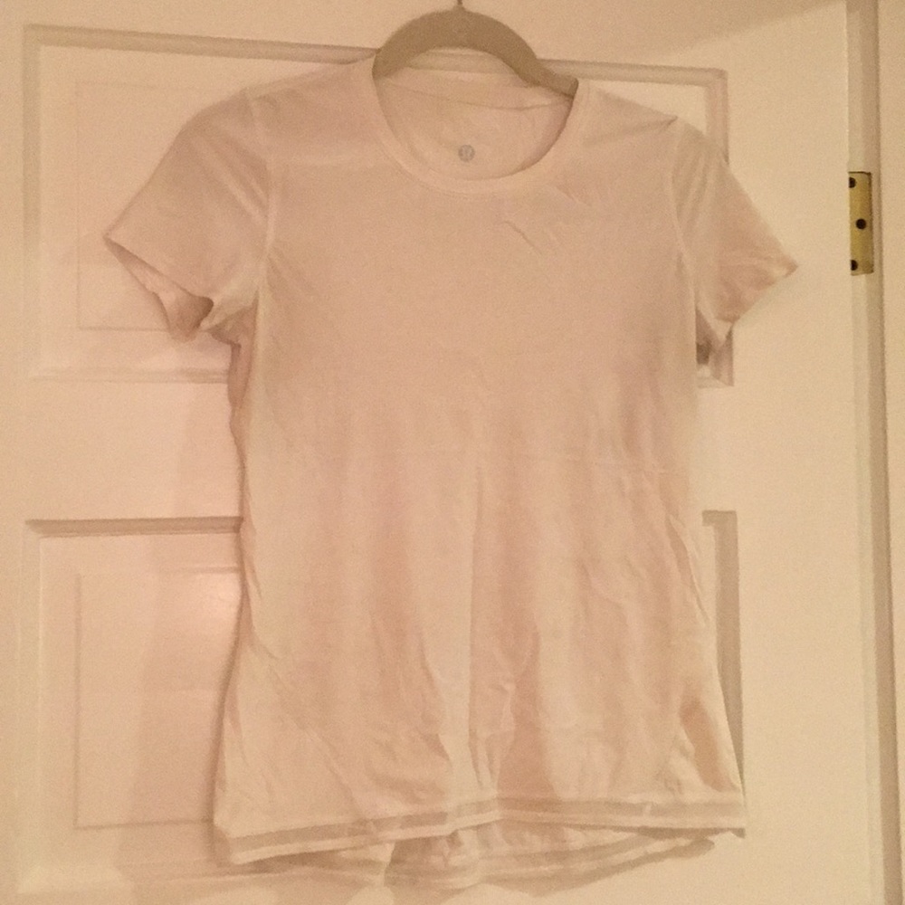 EUC Lululemon White T-Shirt 2